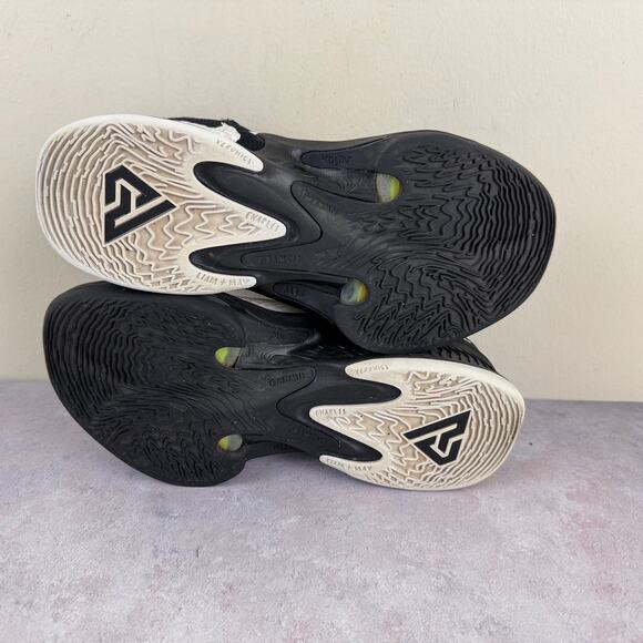 Nike Zoom Freak 4 Men's 7.5 Black White Panda Basketball Shoes Sneakers READ - Picture 7 of 14